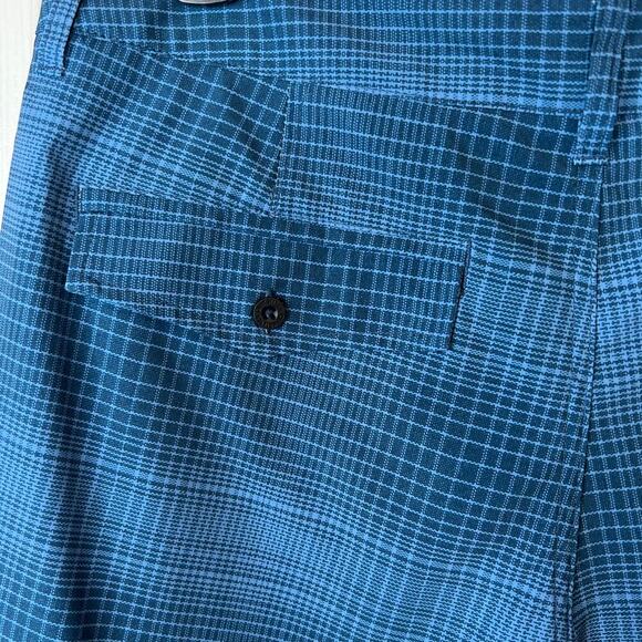 QUIKSILVER 10" Hybrid Shorts 21.5" Outseam in Blue Men's 34" Waist - Picture 5 of 16